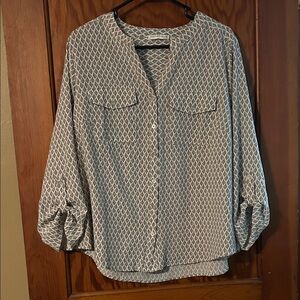 Black and White Patterned Women's Top